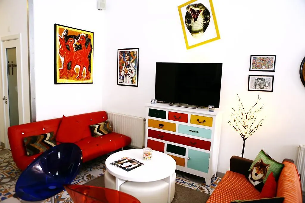 House Petit Lusa Lisbon 2*,